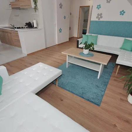 Krisztina Apartman * Gyula